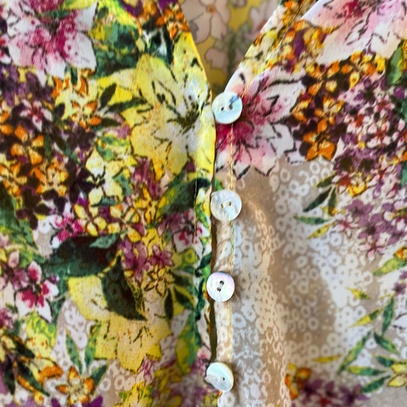 Figueroa & Flowers Sheer Floral Blouse - Picture 8 of 10